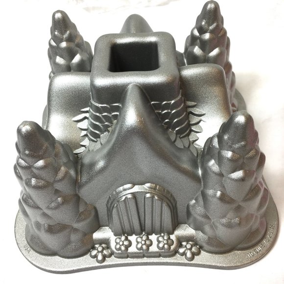 NORDIC WARE Fairytale Cottage Bundt Pan EUC - Picture 2 of 8